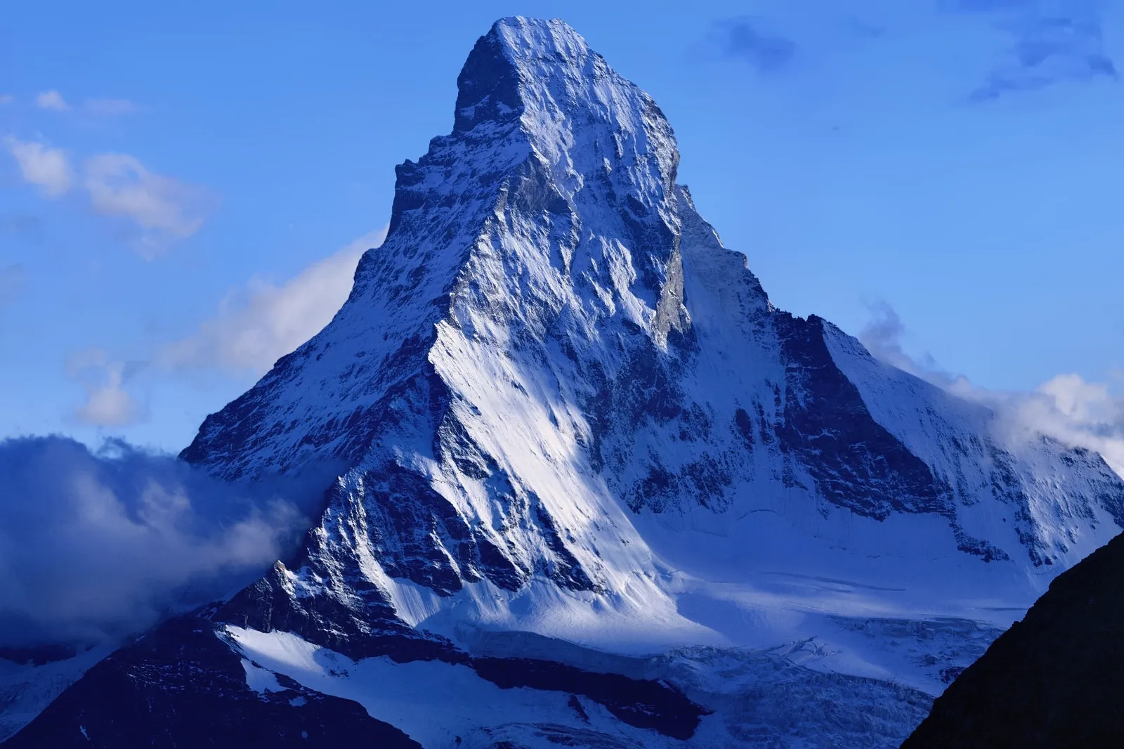 Traveller staying connected in the Swiss Alps with a Switzerland travel eSIM